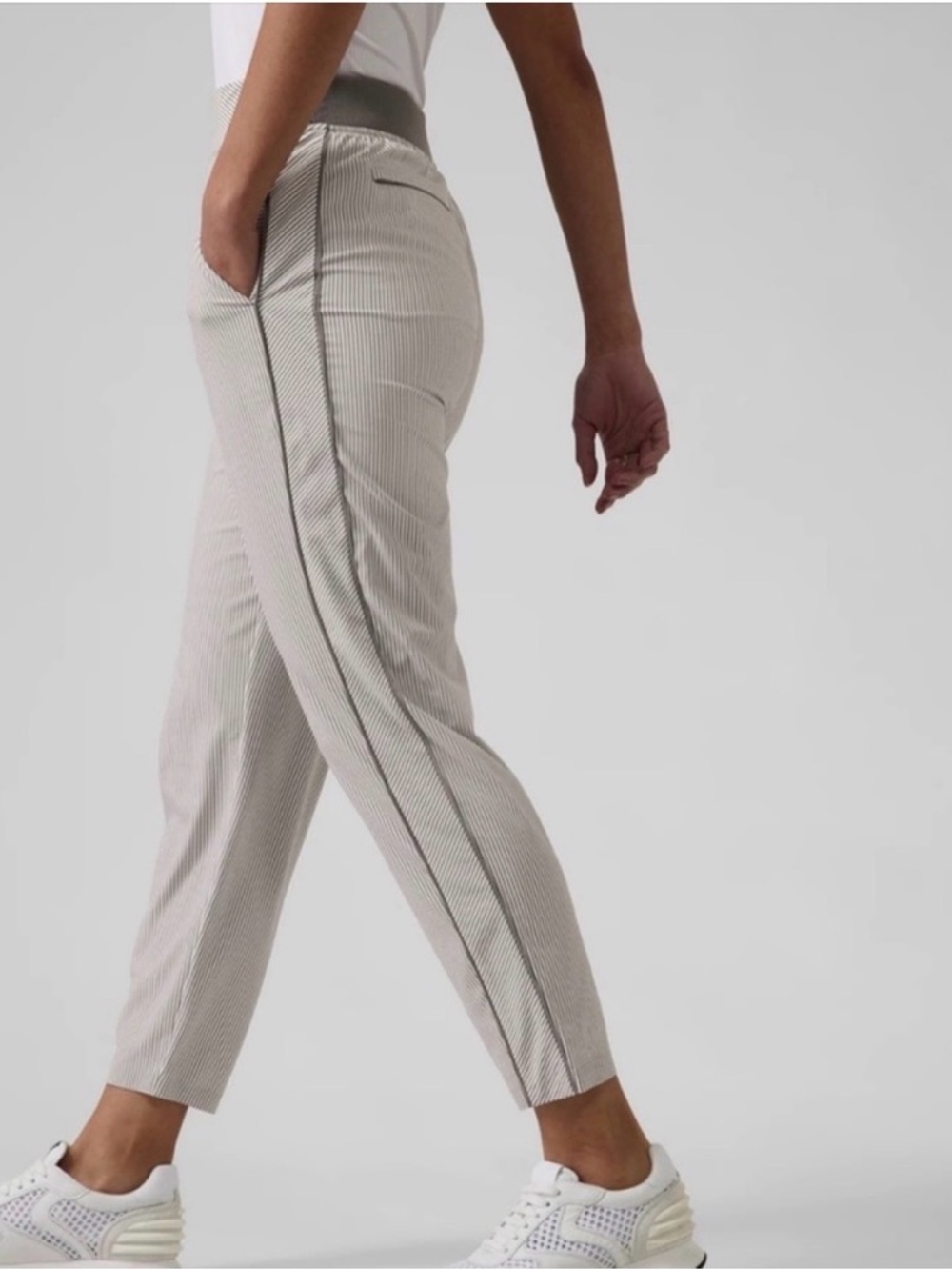 Athleta Brooklyn Textured Ankle Pant Gray and White Stripes size 6
